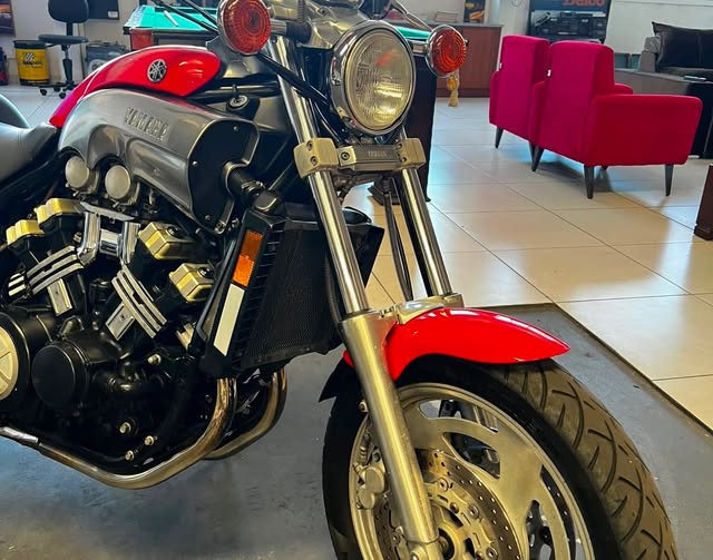 YAMAHA V-MAX - Imagem 8