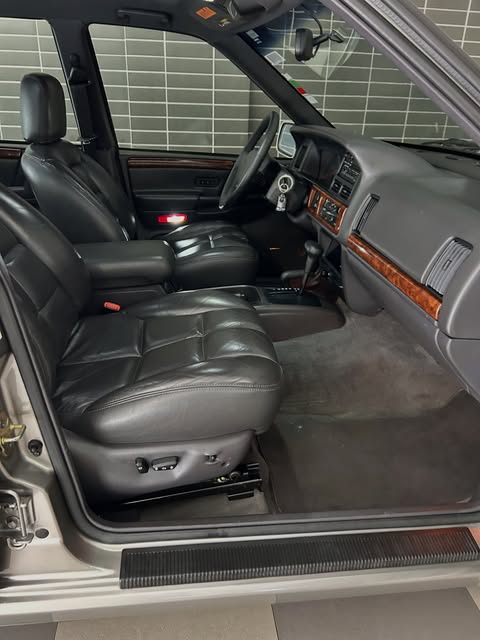JEEP GRAND CHEROKEE LIMITED - Imagem 9
