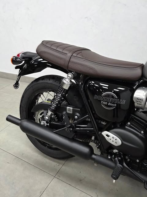TRIUMPH BONNEVILLE T-120 BLACK - Imagem 6