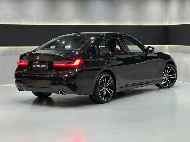 BMW 320I M SPORT - Imagem 4