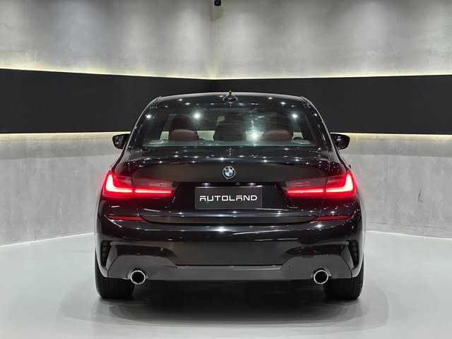 BMW 320I M SPORT - Imagem 10