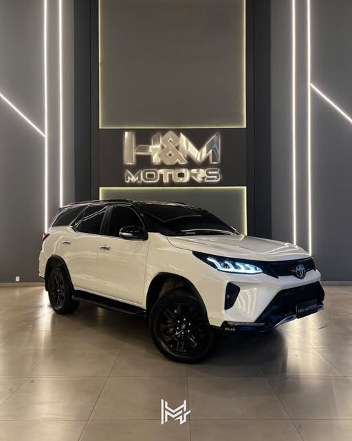 TOYOTA HILUX SRX - Imagem 1