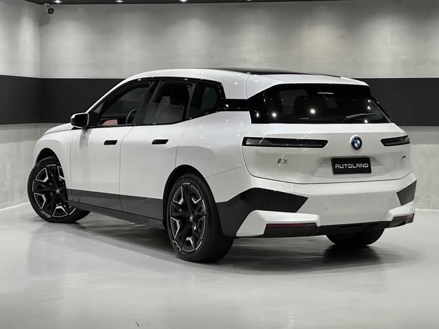 BMW IX XDRIVE50 SPORT - Imagem 2