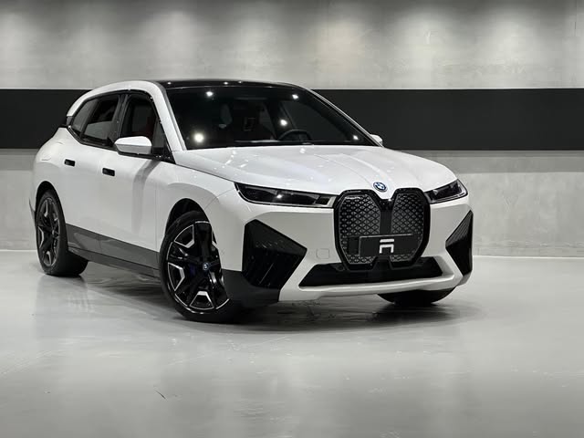 BMW IX XDRIVE50 SPORT - Imagem 3