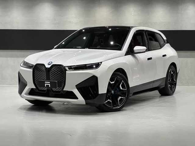 BMW IX XDRIVE50 SPORT - Imagem 4
