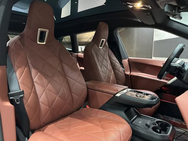 BMW IX XDRIVE50 SPORT - Imagem 7