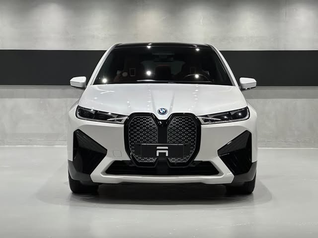 BMW IX XDRIVE50 SPORT - Imagem 9