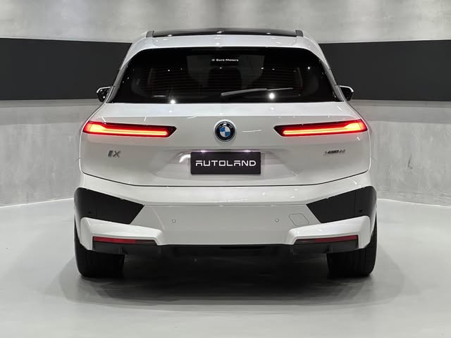 BMW IX XDRIVE50 SPORT - Imagem 10