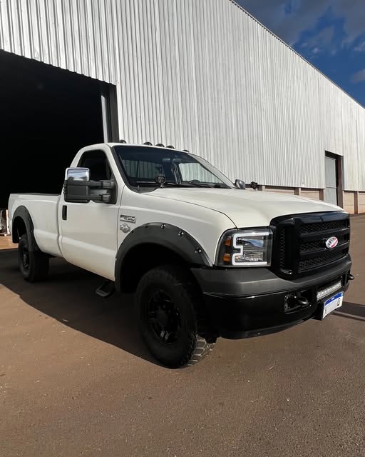 FORD F-250 XLT - Imagem 1