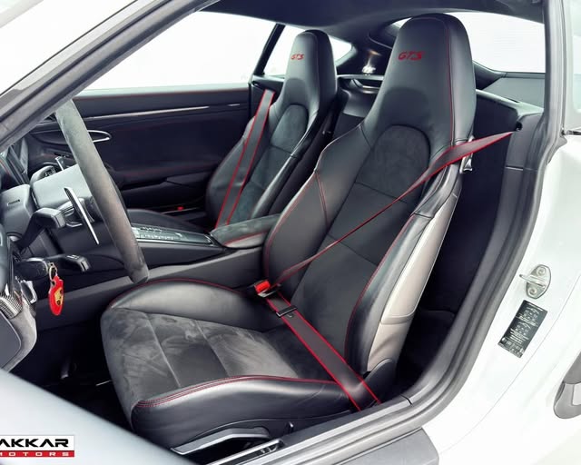 PORSCHE CAYMAN GTS - Imagem 5