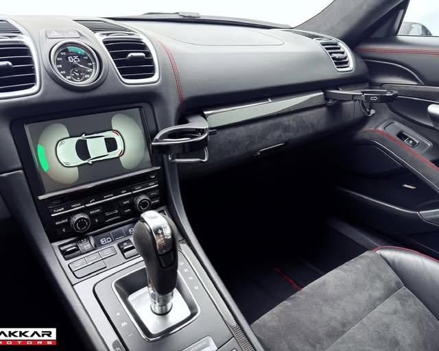 PORSCHE CAYMAN GTS - Imagem 6