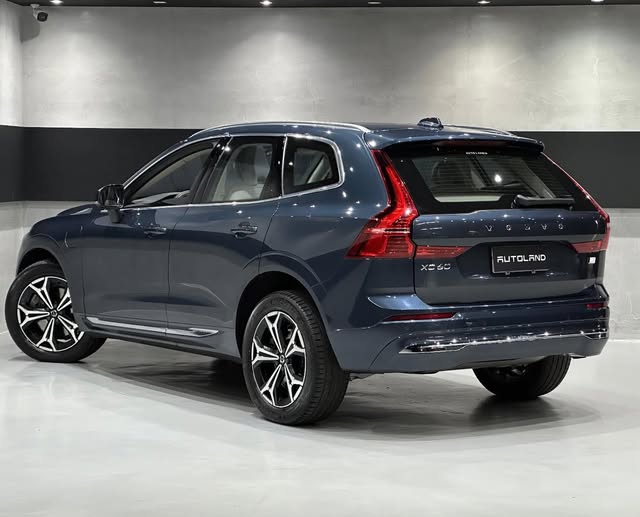 VOLVO XC60 T8 RECHARGE INSCRIPTION EXPRESSION - Imagem 3