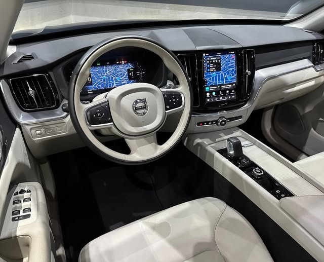VOLVO XC60 T8 RECHARGE INSCRIPTION EXPRESSION - Imagem 6