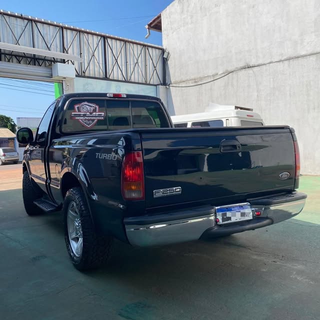 FORD F-250 XLT-L - Imagem 3