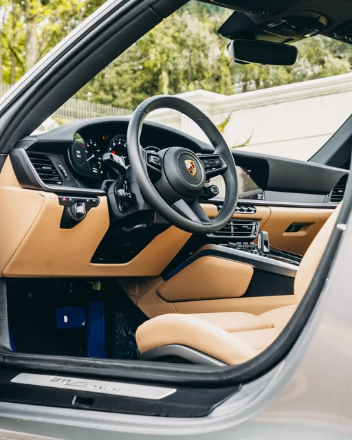 PORSCHE 911 CARRERA - Imagem 3