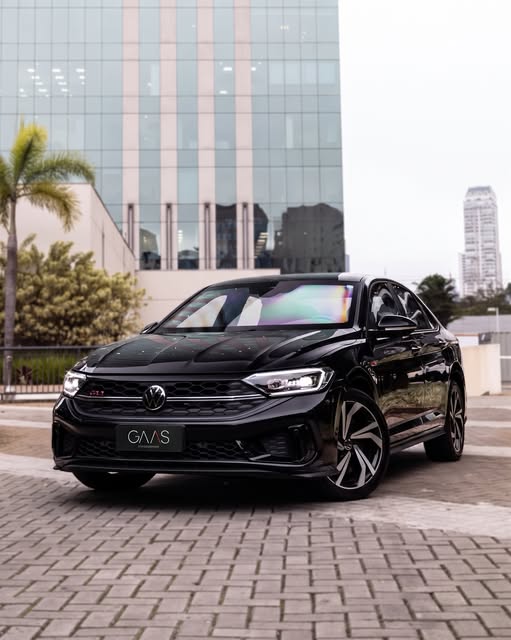 VOLKSWAGEN JETTA GLI - Imagem 1