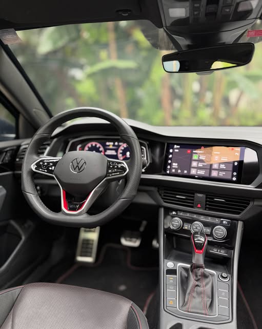 VOLKSWAGEN JETTA GLI - Imagem 7