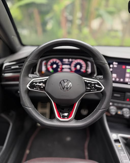 VOLKSWAGEN JETTA GLI - Imagem 8