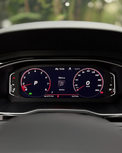 VOLKSWAGEN JETTA GLI - Imagem 9