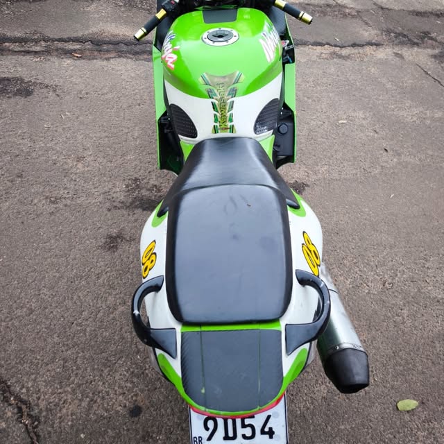 KAWASAKI ZX-7R 750 NINJA - Imagem 2