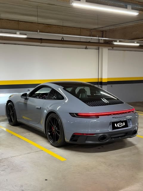 PORSCHE 911 CARRERA 4 GTS - Imagem 3