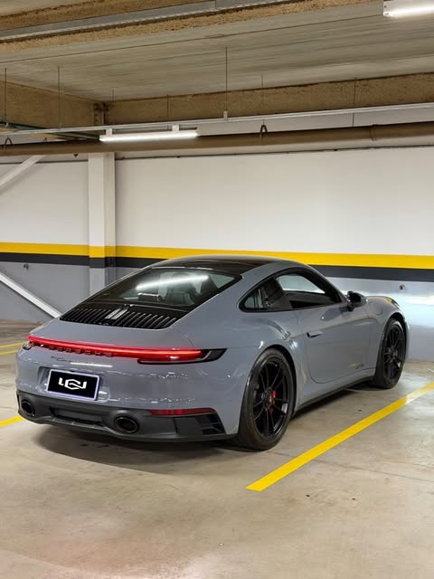 PORSCHE 911 CARRERA 4 GTS - Imagem 4