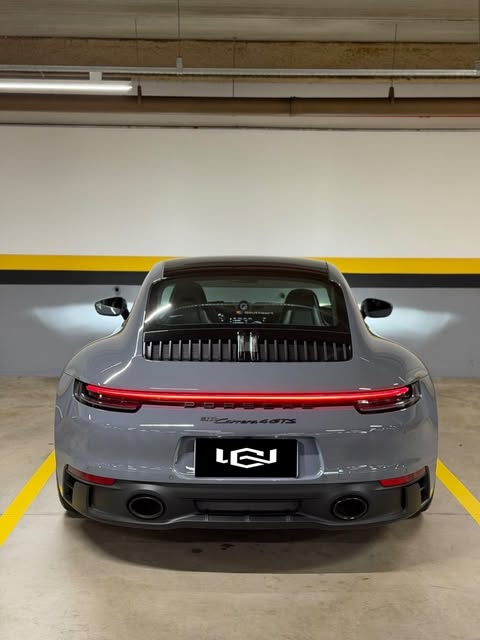 PORSCHE 911 CARRERA 4 GTS - Imagem 9