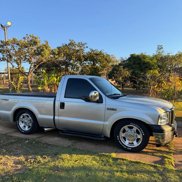 FORD F-250 XLT-L - Imagem 2