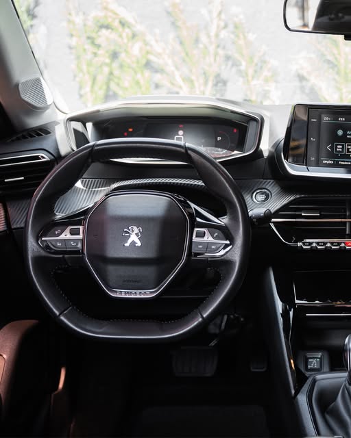 PEUGEOT 208 GRIFFE - Imagem 5