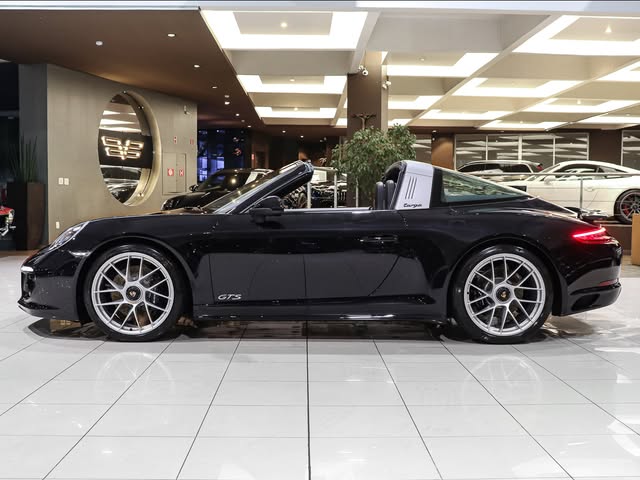 PORSCHE 911 TARGA 4 GTS - Imagem 2