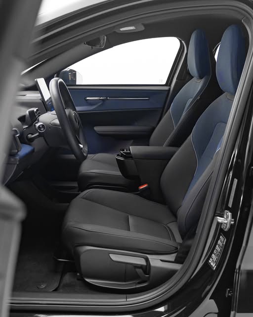 VOLVO EX30 CORE - Imagem 4