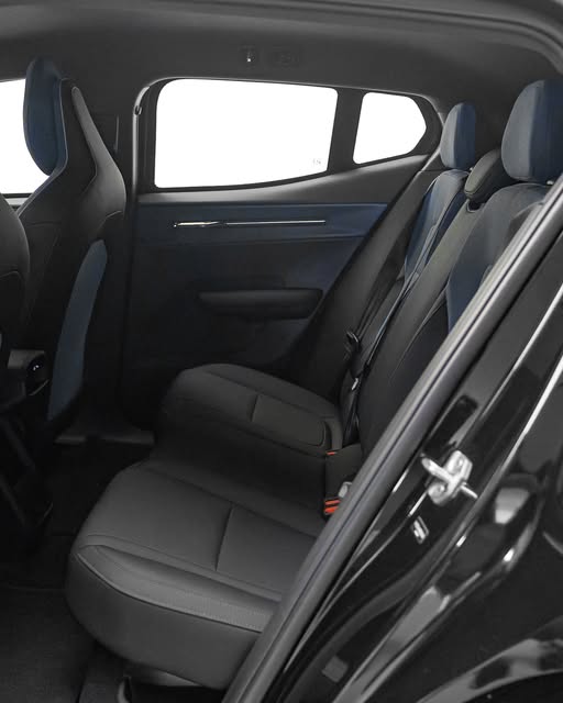 VOLVO EX30 CORE - Imagem 5