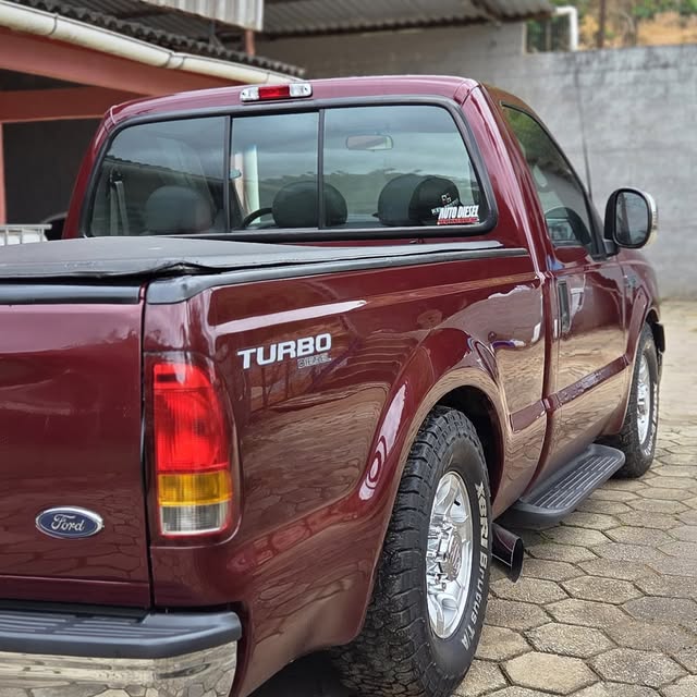 FORD F-250 XLT-L - Imagem 5