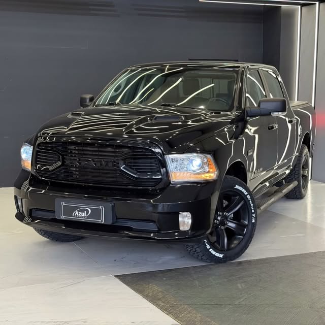 RAM CLASSIC LARAMIE - Imagem 1