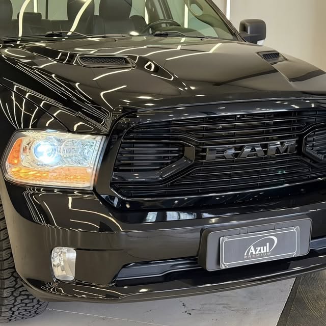 RAM CLASSIC LARAMIE - Imagem 3