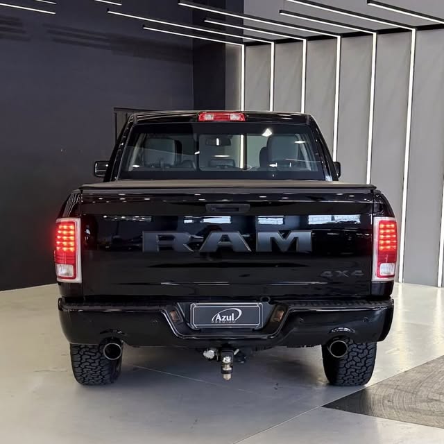 RAM CLASSIC LARAMIE - Imagem 5