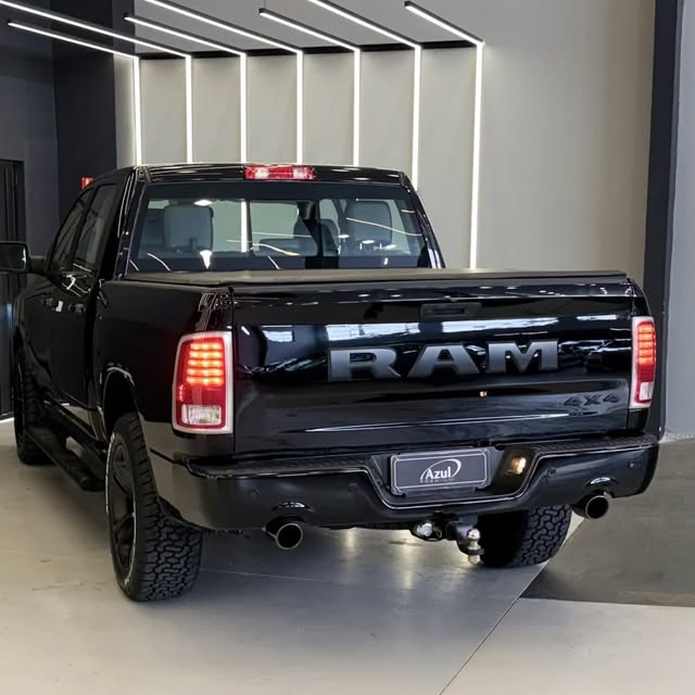 RAM CLASSIC LARAMIE - Imagem 7