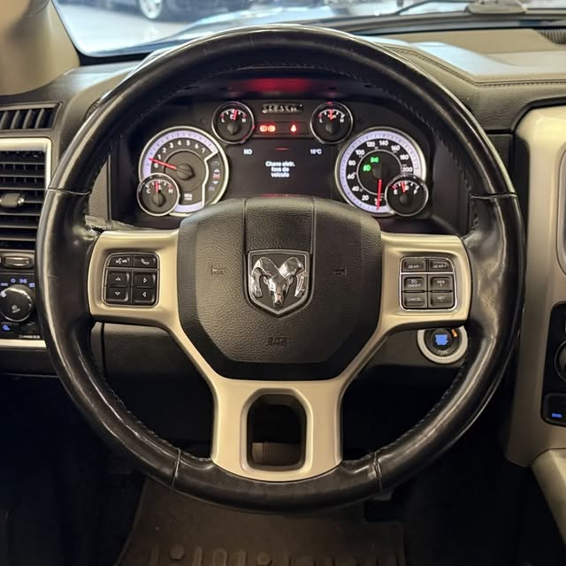 RAM CLASSIC LARAMIE - Imagem 9