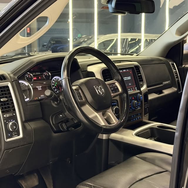 RAM CLASSIC LARAMIE - Imagem 10