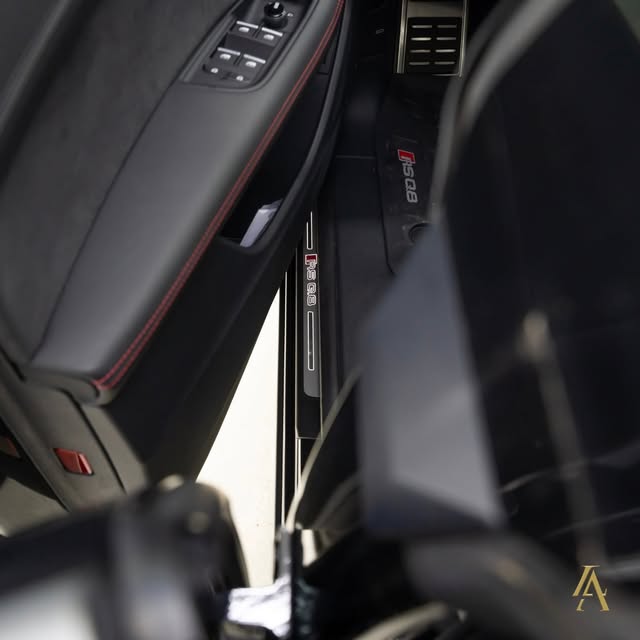 AUDI RS Q8 PERFORMANCE - Imagem 12