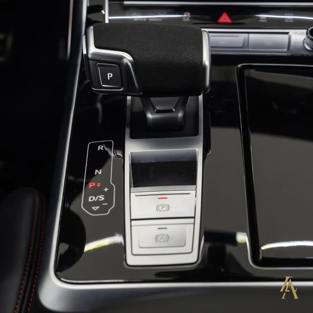 AUDI RS Q8 PERFORMANCE - Imagem 13