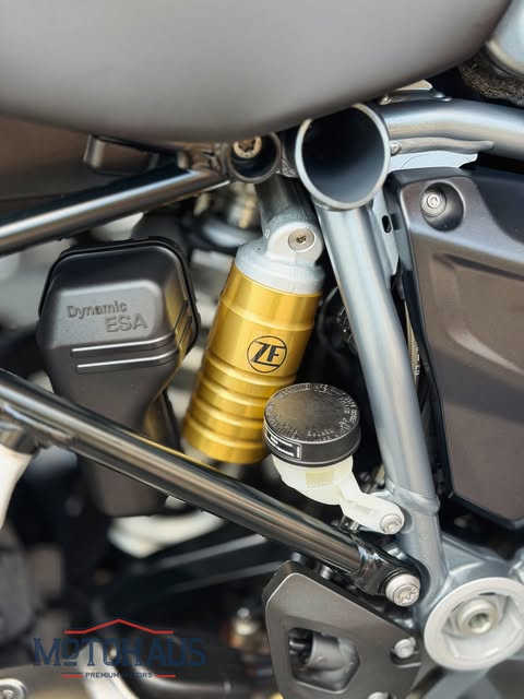 BMW R 1250 GS ADVENTURE TRIPLE BLACK OPTION 719 - Imagem 11