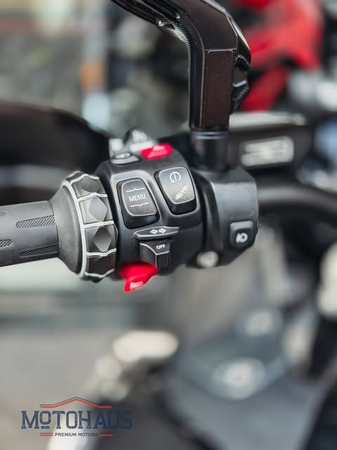 BMW R 1250 GS ADVENTURE TRIPLE BLACK OPTION 719 - Imagem 17