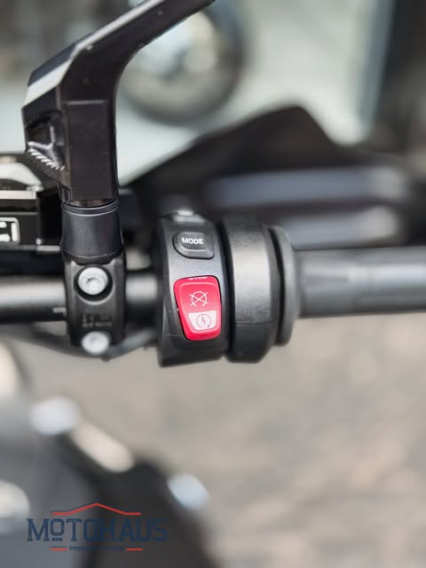 BMW R 1250 GS ADVENTURE TRIPLE BLACK OPTION 719 - Imagem 18