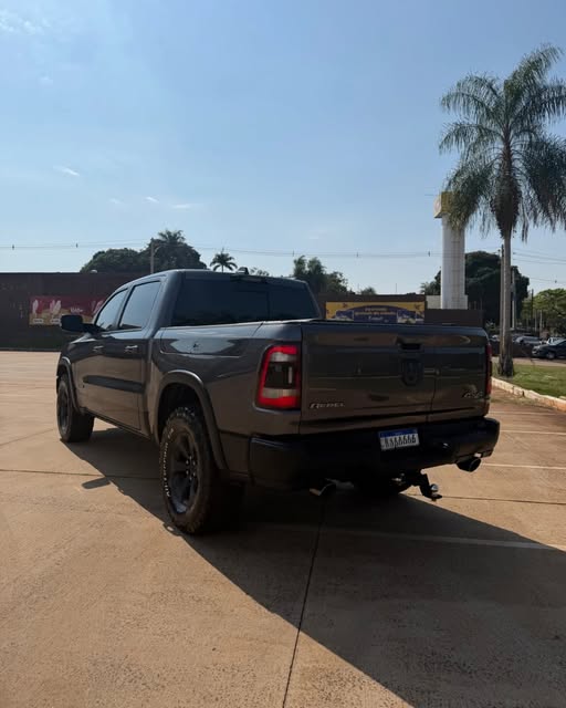 DODGE RAM 1500 REBEL - Imagem 4