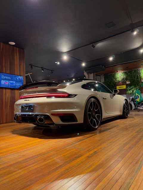 PORSCHE 911 TURBO - Imagem 16