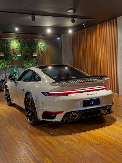 PORSCHE 911 TURBO - Imagem 17