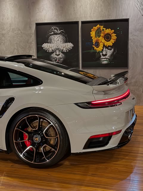 PORSCHE 911 TURBO - Imagem 19