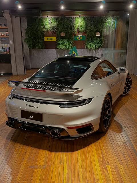 PORSCHE 911 TURBO - Imagem 4
