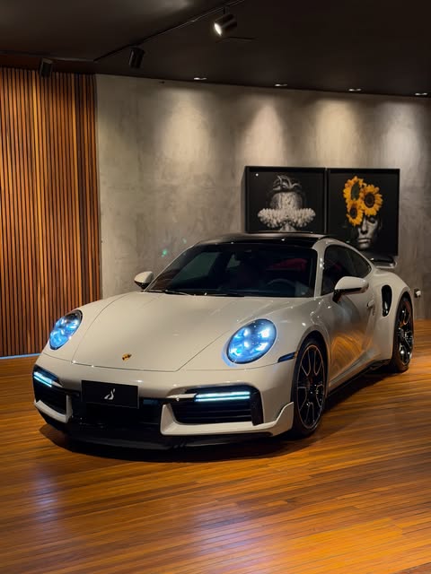 PORSCHE 911 TURBO - Imagem 6